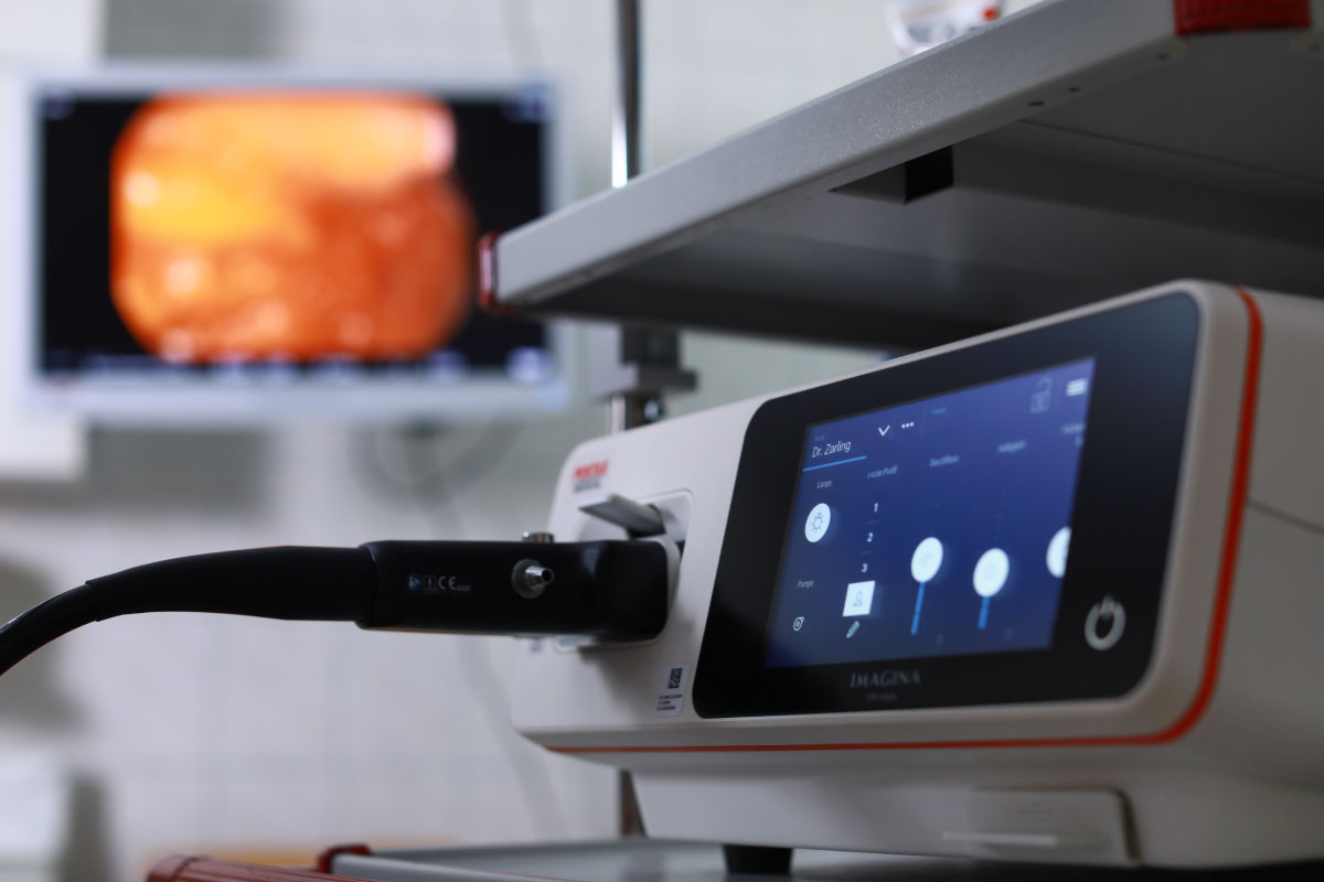 Detailaufnahme der Gerätschaften für eine Gastroskopie